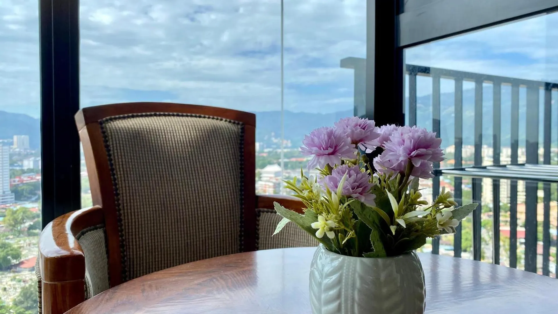 Beacon Executive Suite By Staycation Homestay George Town Apartment