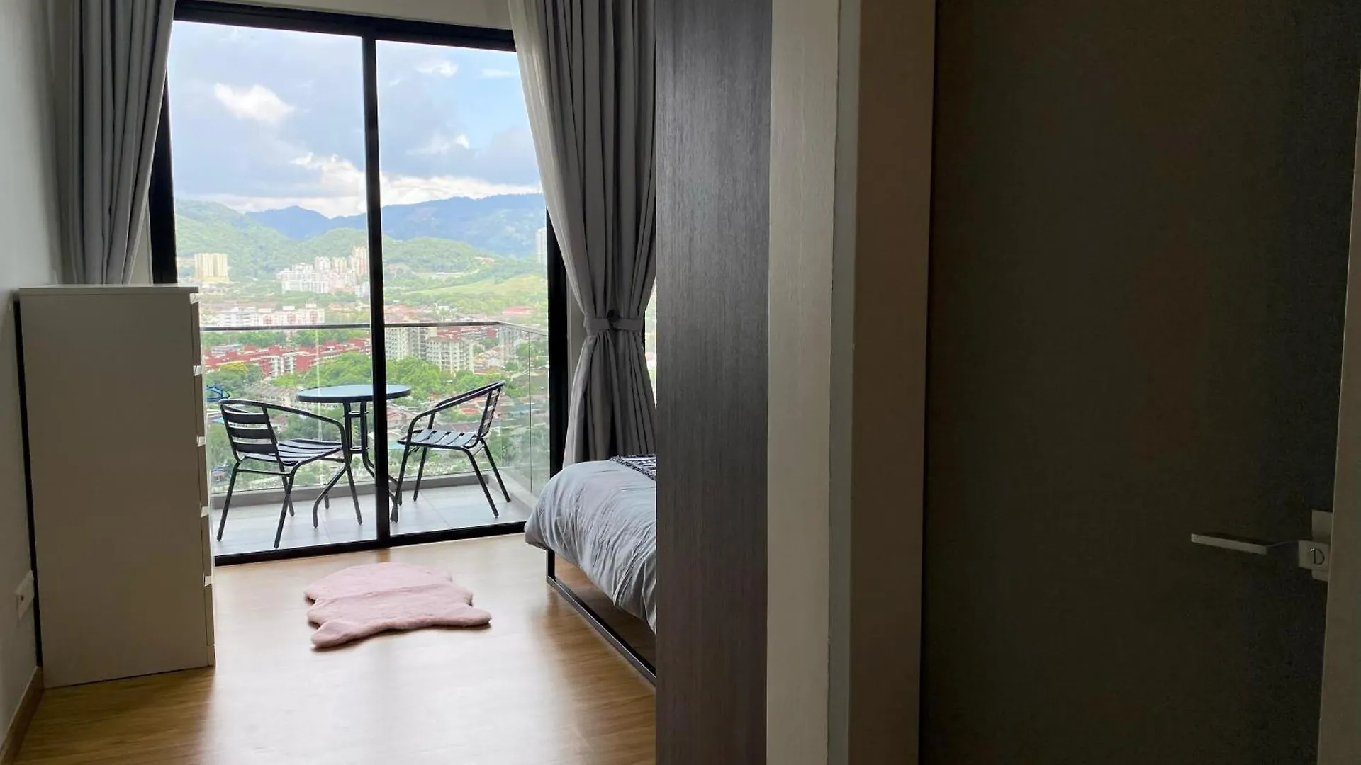Beacon Executive Suite By Staycation Homestay George Town